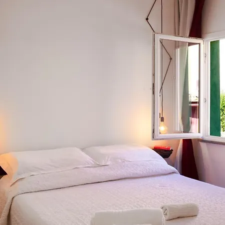 Alojamento de Acomodação e Pequeno-almoço Da Baba 3*