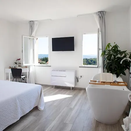 Alojamento de Acomodação e Pequeno-almoço Da Baba 3*